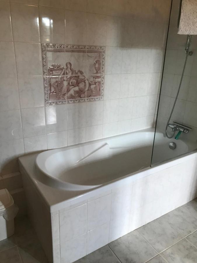 Le Logis Des Quatre Puits Bed & Breakfast Neuvicq-Montguyon ภายนอก รูปภาพ