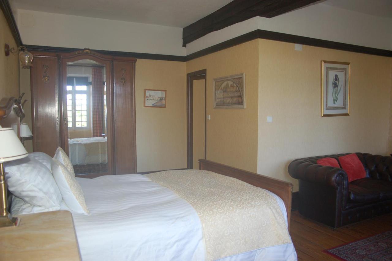 Le Logis Des Quatre Puits Bed & Breakfast Neuvicq-Montguyon ภายนอก รูปภาพ