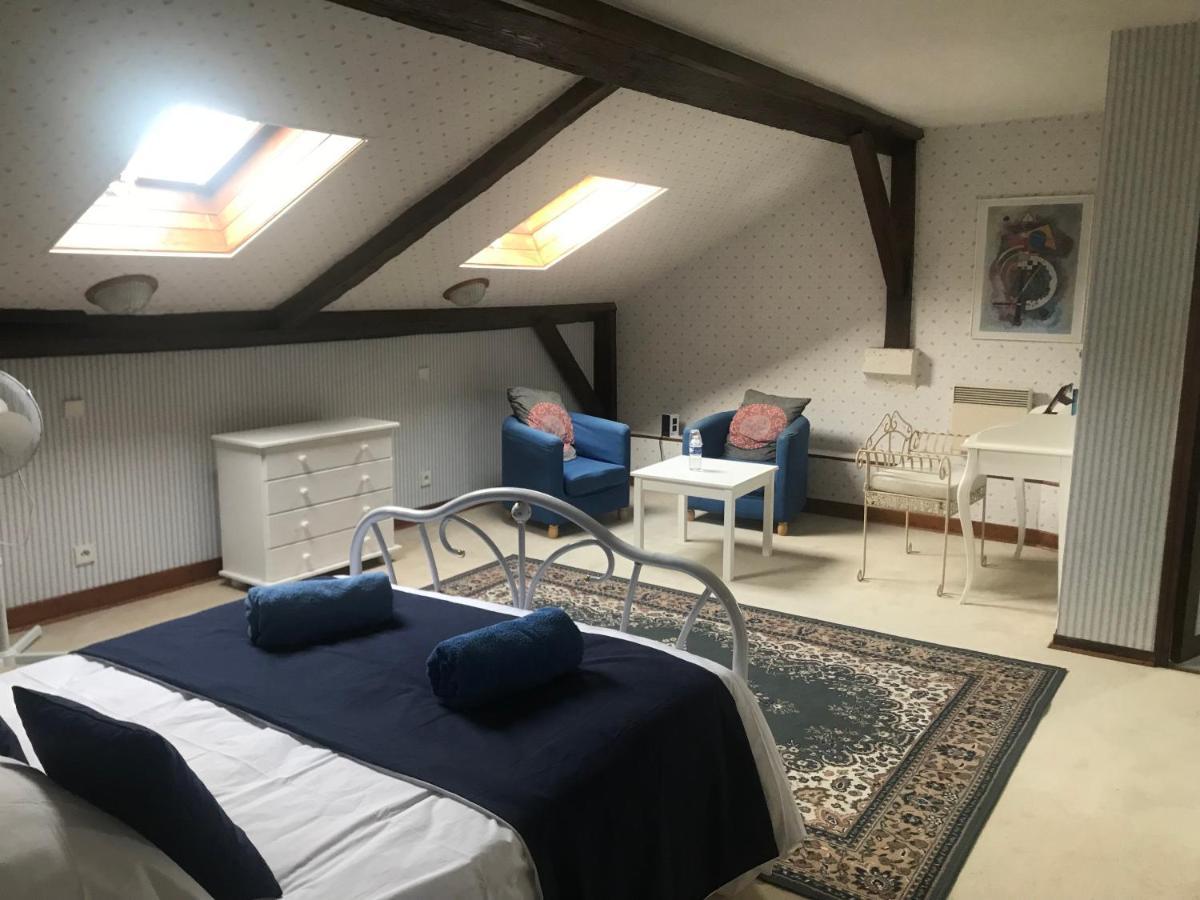 Le Logis Des Quatre Puits Bed & Breakfast Neuvicq-Montguyon ภายนอก รูปภาพ