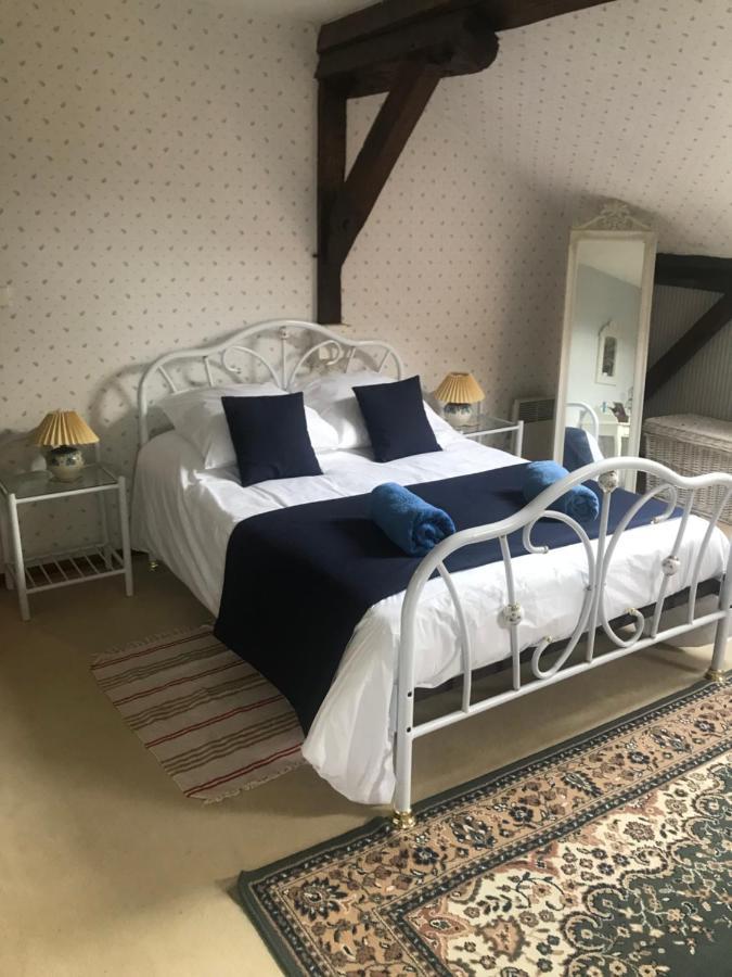 Le Logis Des Quatre Puits Bed & Breakfast Neuvicq-Montguyon ภายนอก รูปภาพ