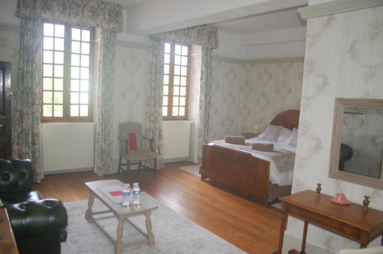 Le Logis Des Quatre Puits Bed & Breakfast Neuvicq-Montguyon ภายนอก รูปภาพ