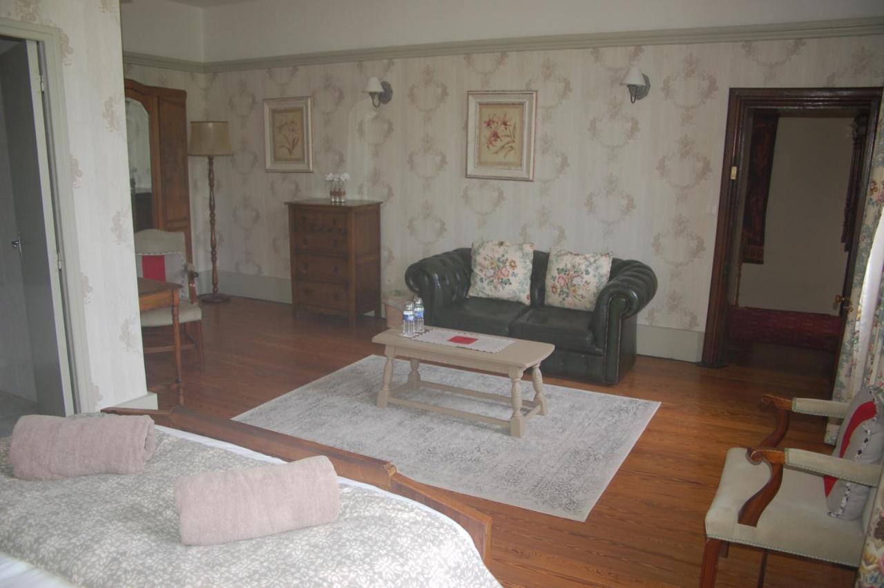 Le Logis Des Quatre Puits Bed & Breakfast Neuvicq-Montguyon ภายนอก รูปภาพ