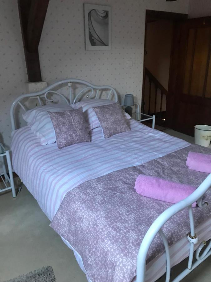 Le Logis Des Quatre Puits Bed & Breakfast Neuvicq-Montguyon ภายนอก รูปภาพ